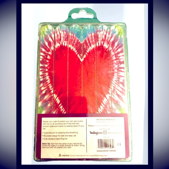 💗BELLA BEAUTY💗 12 PACK “ALL WE NEED IS LOVE” DUAL-SIDE NAIL FILES & CASE NWT - Picture 2 of 4